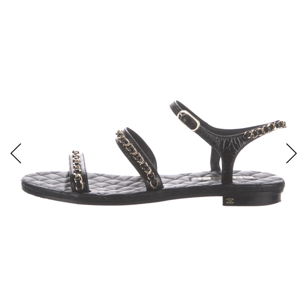CHANEL Black Sandals with Interlocking Chain and Logo 38.5